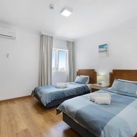 Cozy With Seaview 300m From Vau Apartamento Portimão