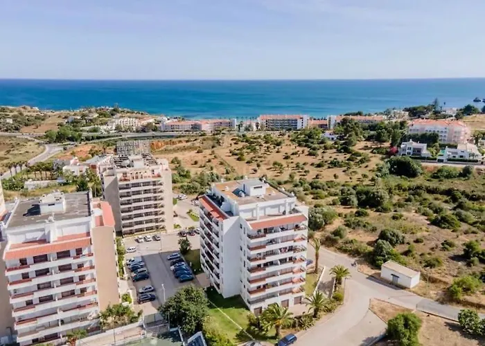 Cozy With Seaview 300m From Vau Apartamento Portimão