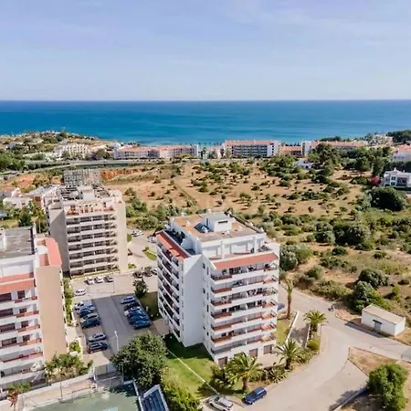 Cozy With Seaview 300m From The Apartment Portimao